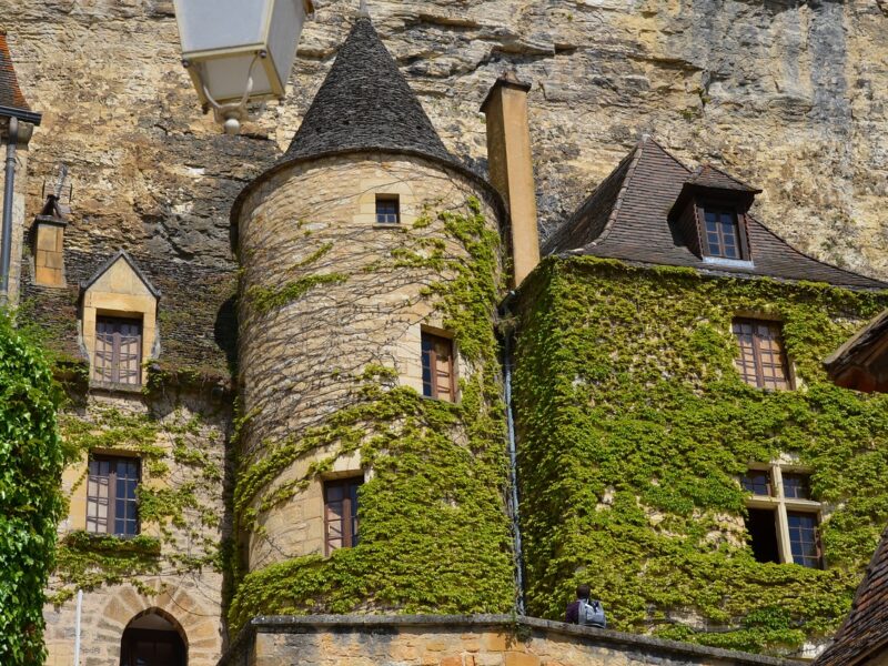 chateau france cliff
